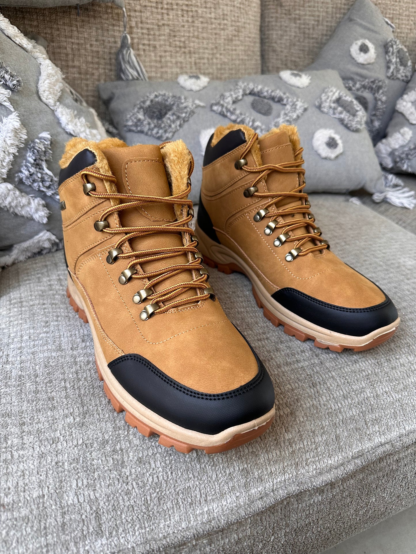 BOTINES CON CHIPORRO HOMBRE🧔🏻♂️ CAFÉ