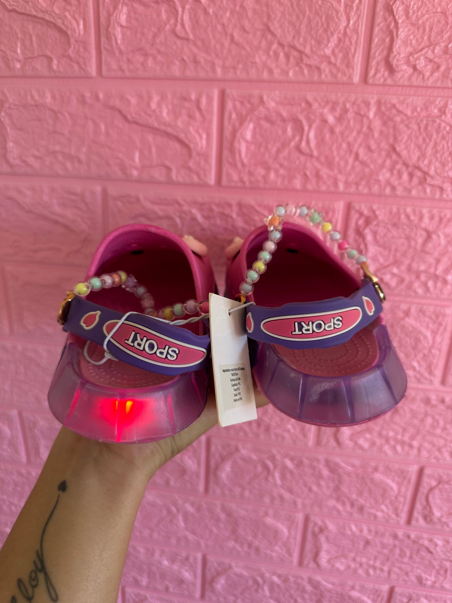 SANDALIAS NIÑA CON LUCES FUCSIA