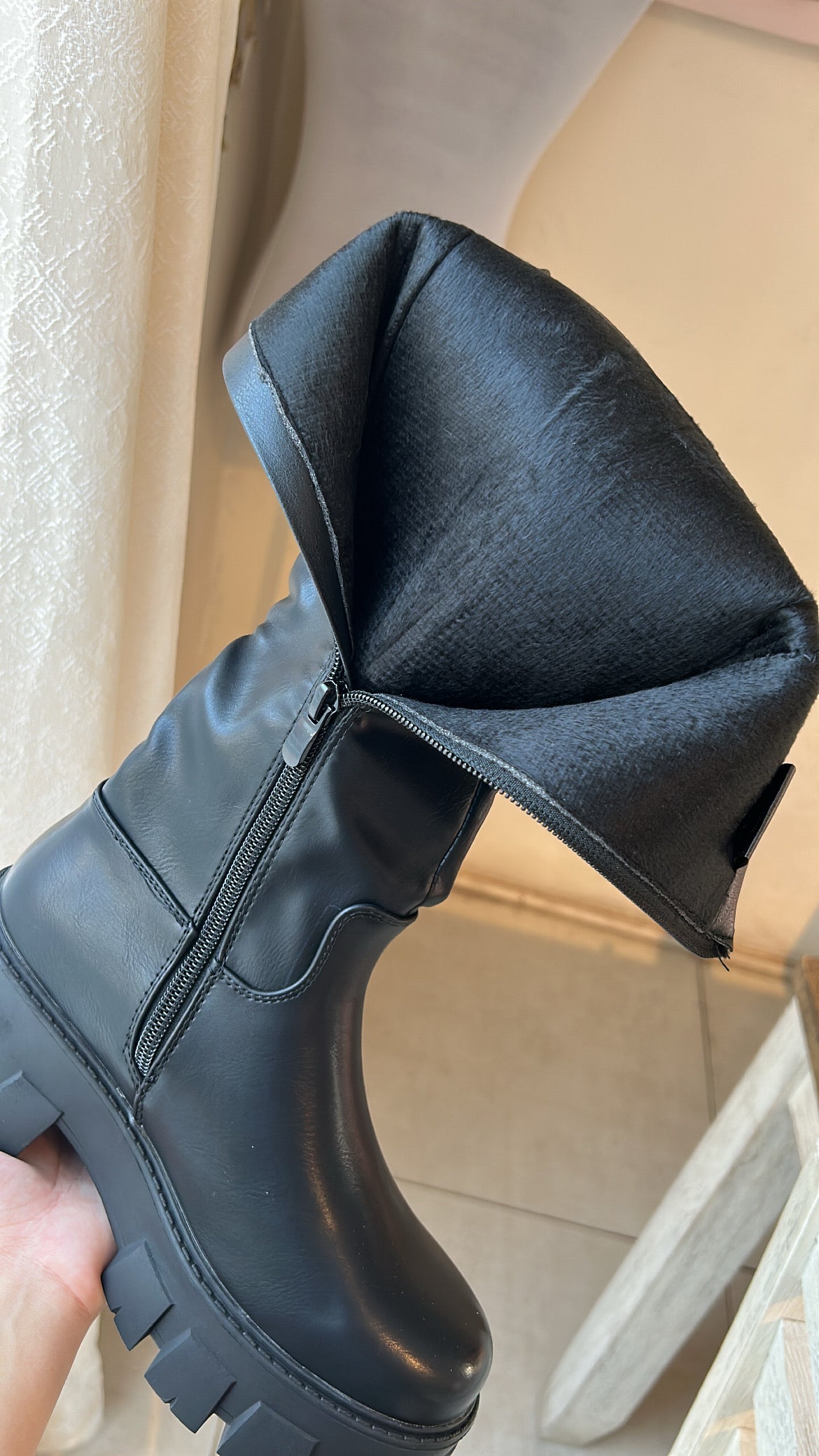 BOTAS LARGAS ECOCUERO FORRADAS EN EL INTERIOR