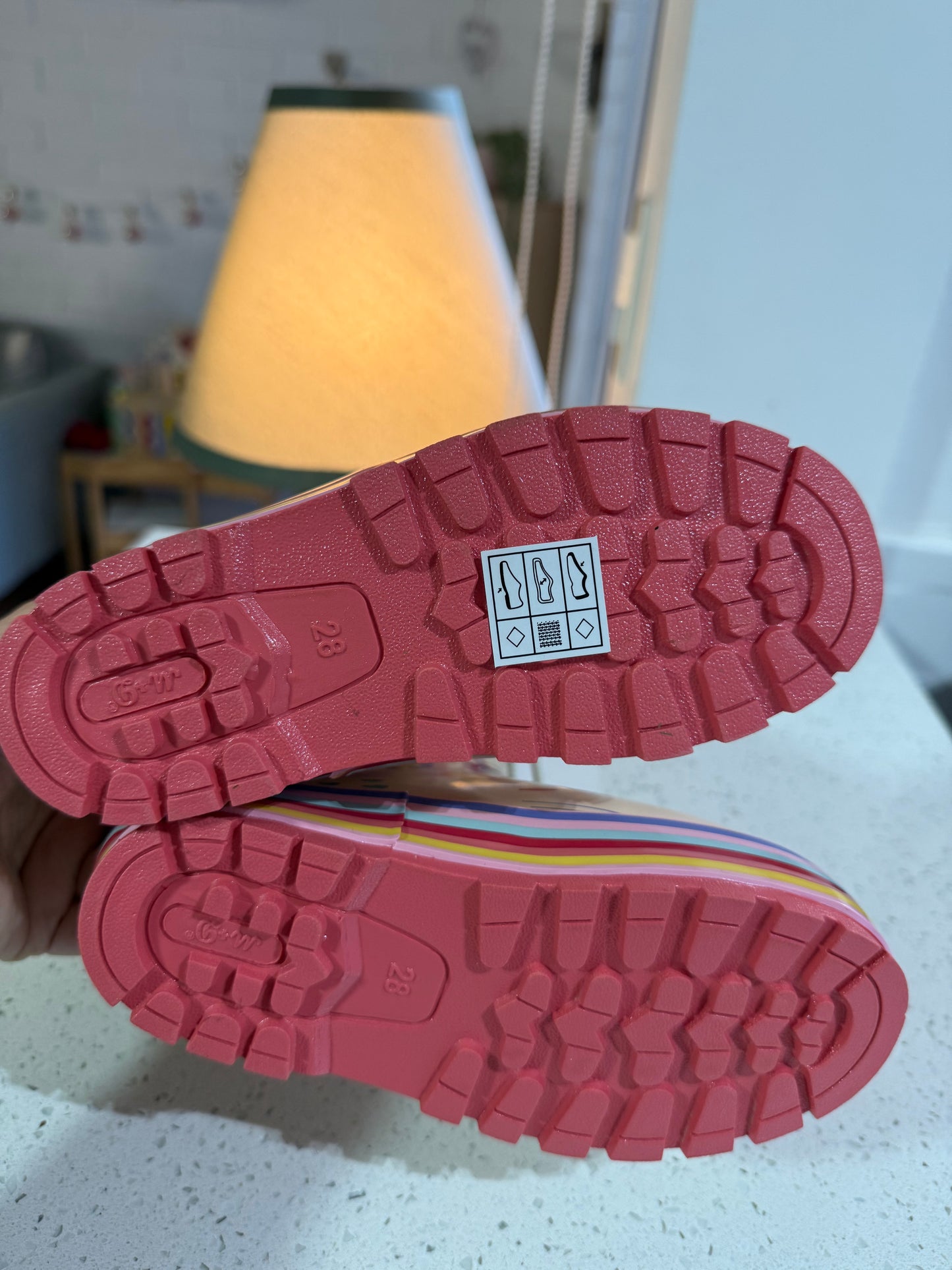 BOTAS DE AGUA PARA NIÑAS CON CHIPORRO Y SUELA ANTIDESLIZANTE