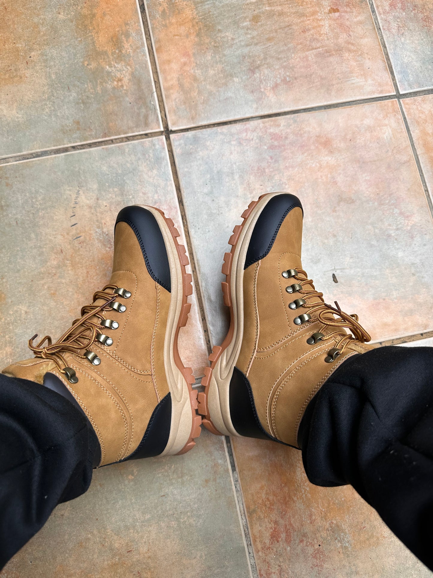 BOTINES CON CHIPORRO HOMBRE🧔🏻♂️ CAFÉ