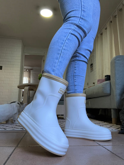 BOTAS DE AGUA 💦 WHITE 🤍