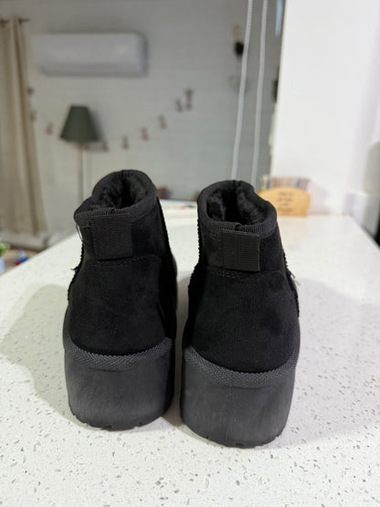 BOTAS TIPO UGG (Negro)