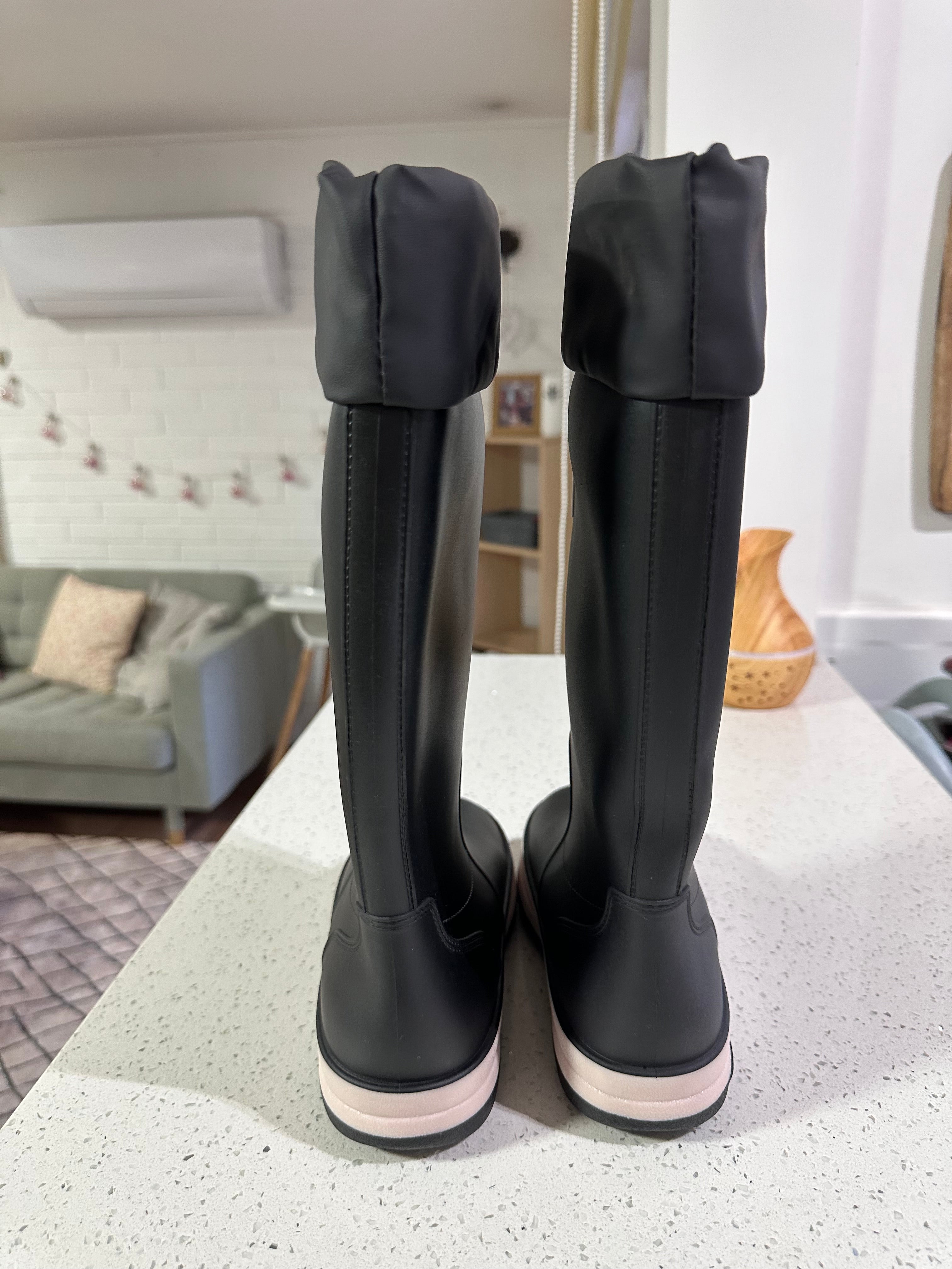 BOTAS DE AGUA 💦 AJUSTABLES Y SUELA ANTIDESLIZANTE (Acolchada) Black