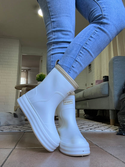 BOTAS DE AGUA 💦 WHITE 🤍