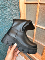 BOTAS LARGAS ECOCUERO FORRADAS EN EL INTERIOR
