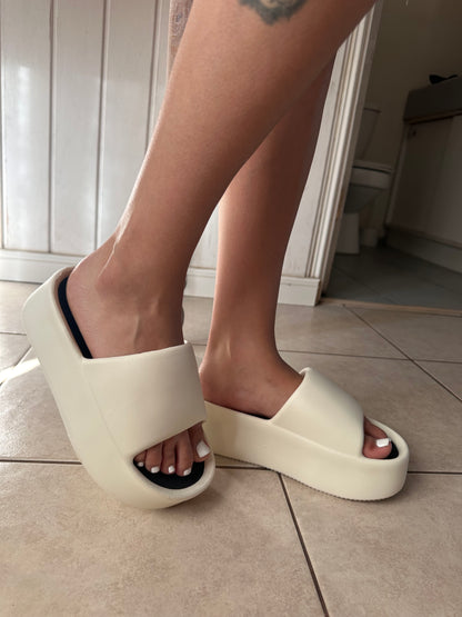 SANDALIAS NUBE WHITE 🤍