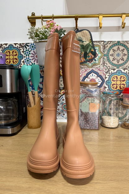 BOTAS DE AGUA FLEXIBLES Y ANTIDESLIZANTE 👢(Camel)