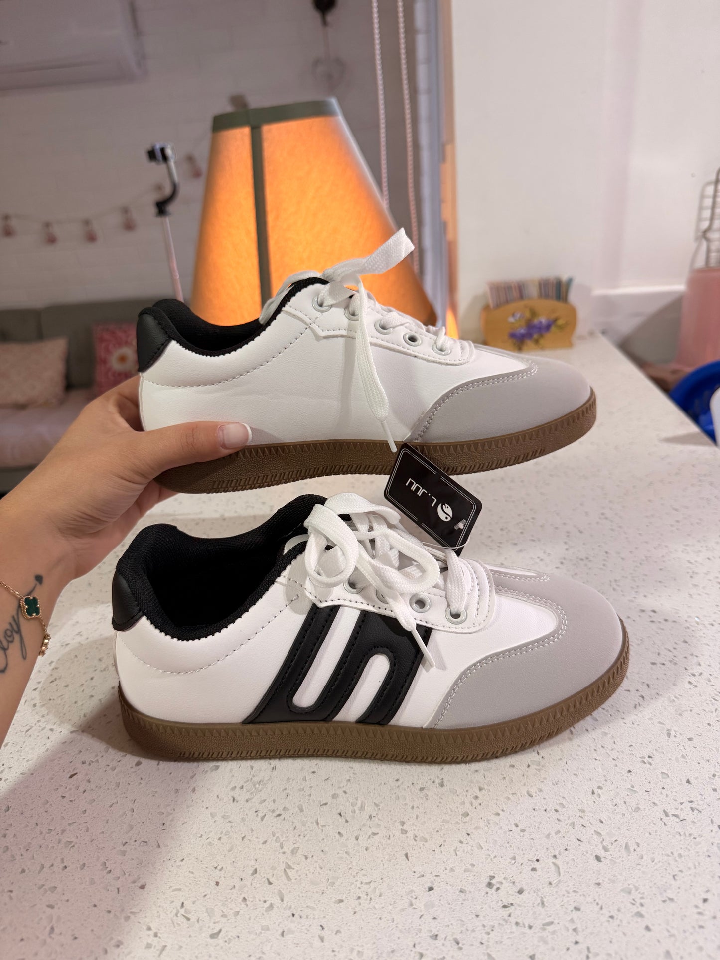 ZAPATILLAS CLASSIC🖤🤍