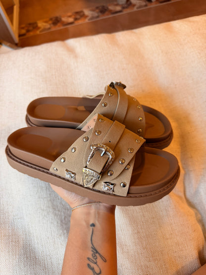 SANDALIAS CAMILA BEIGE O CAFÉ CLARO