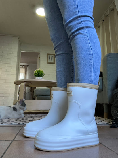 BOTAS DE AGUA 💦 WHITE 🤍