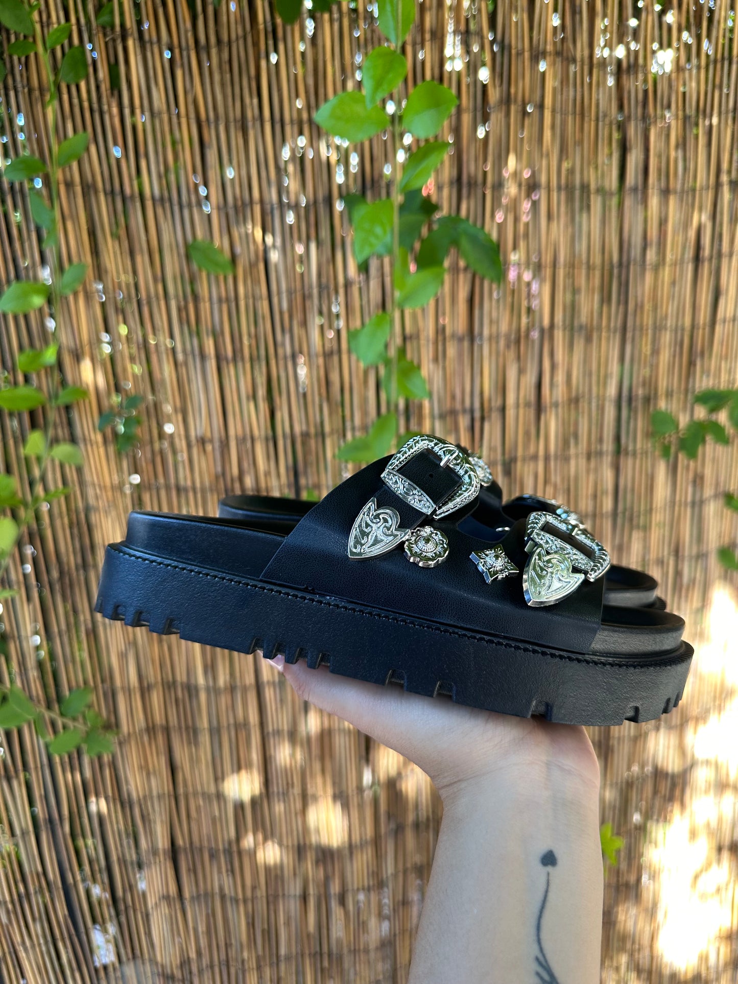 SANDALIAS HEBILLA BLACK🖤