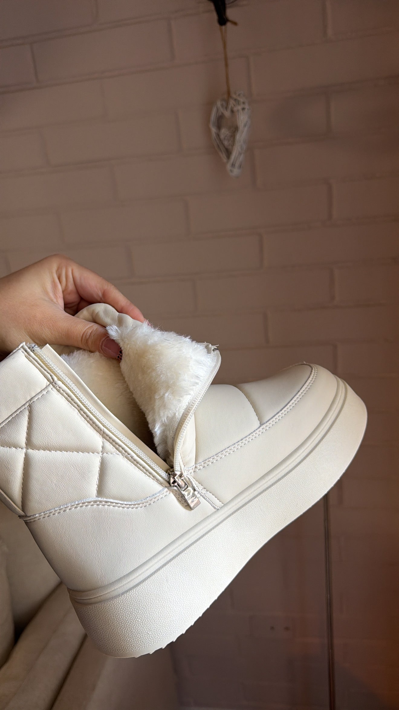 BOTINES ECOCUERO FORRADITOS IGNACIA✨(Beige)