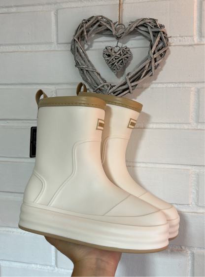 BOTAS DE AGUA 💦 WHITE 🤍
