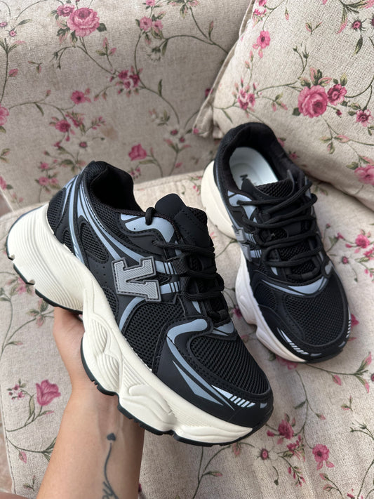 ZAPATILLAS VALENTINO BLACK✨