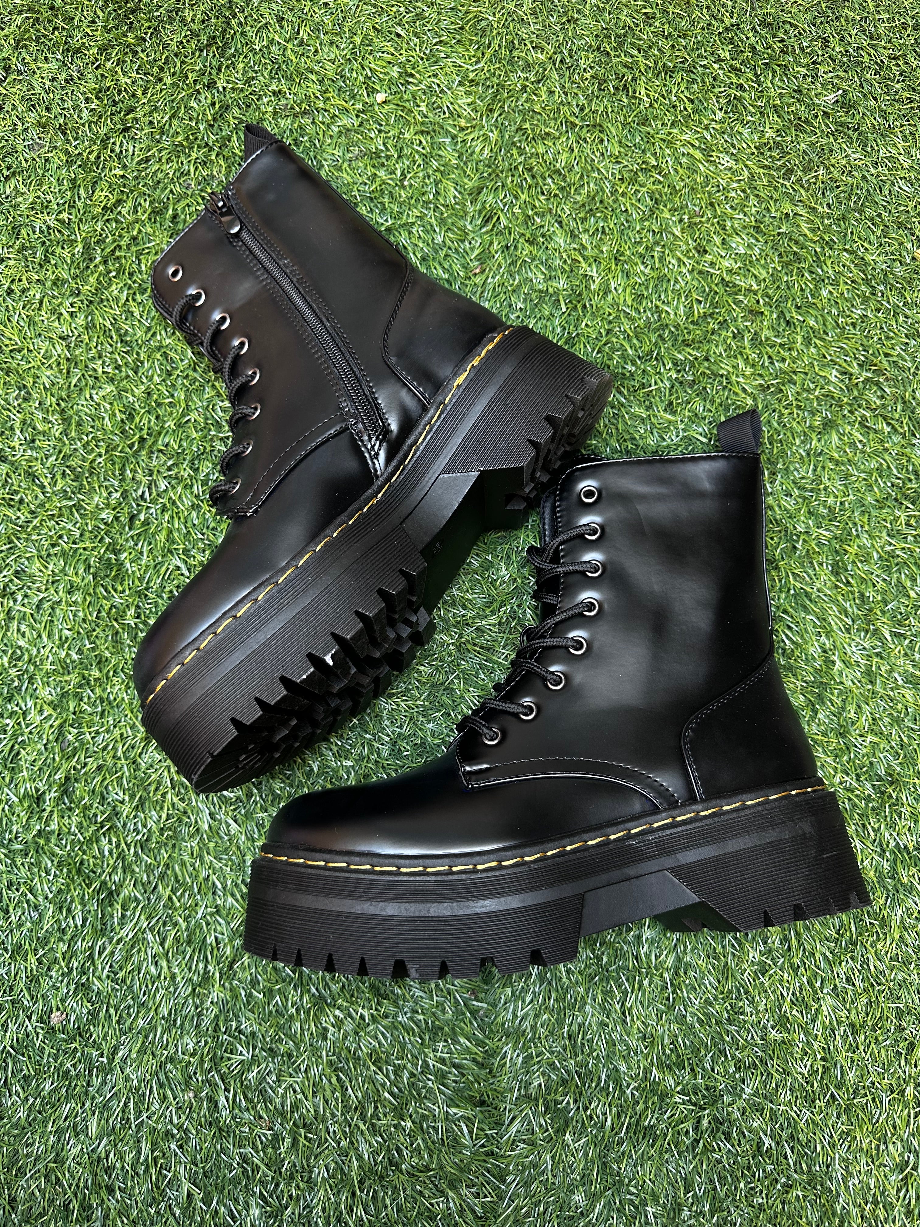 BOTINES CHIC🖤