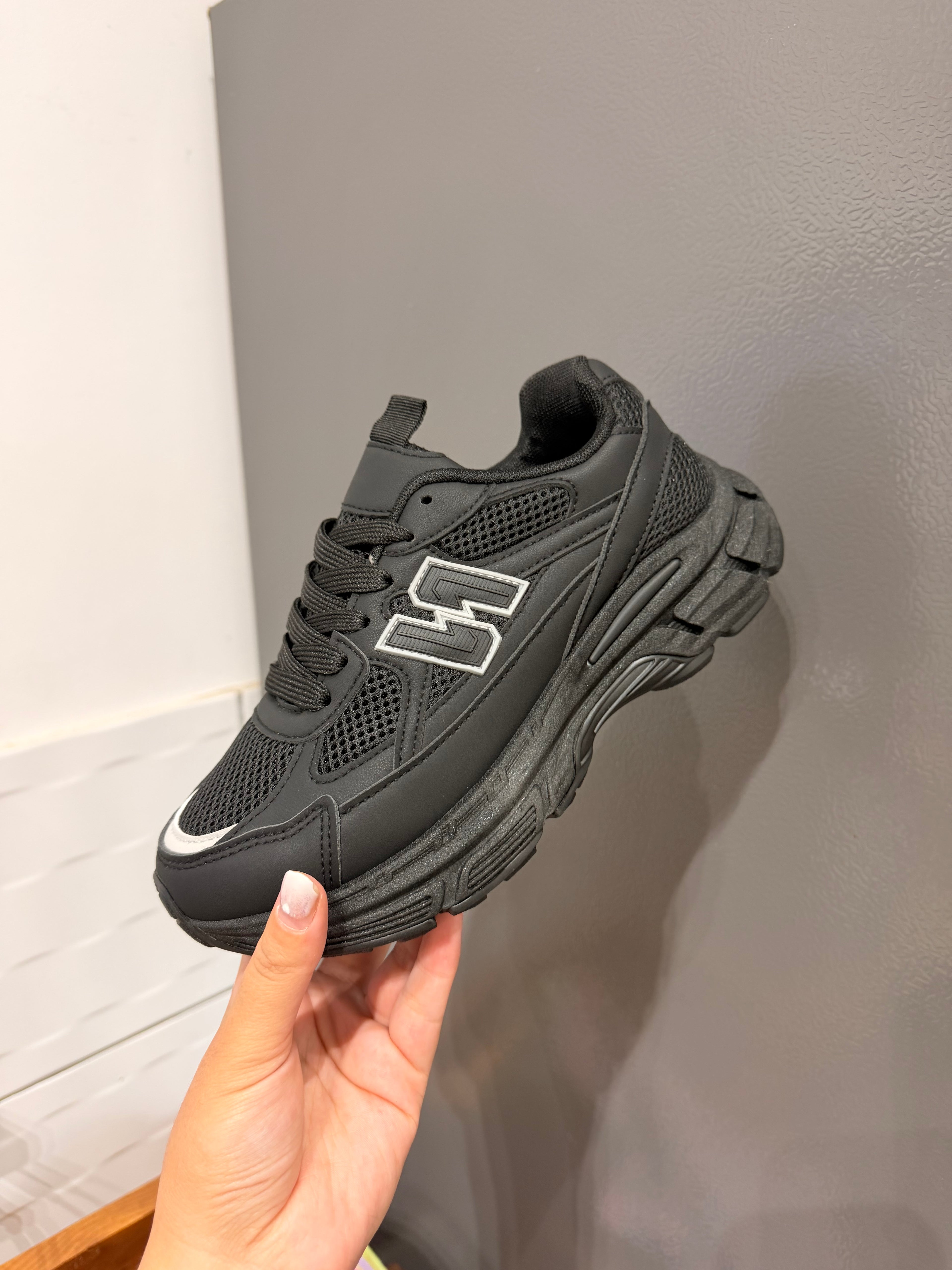ZAPATILLAS ESTILO NEW BALANCE NEGRO🖤