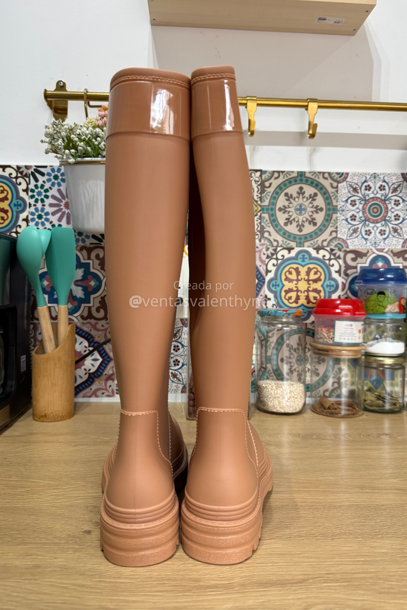 BOTAS DE AGUA FLEXIBLES Y ANTIDESLIZANTE 👢(Camel)