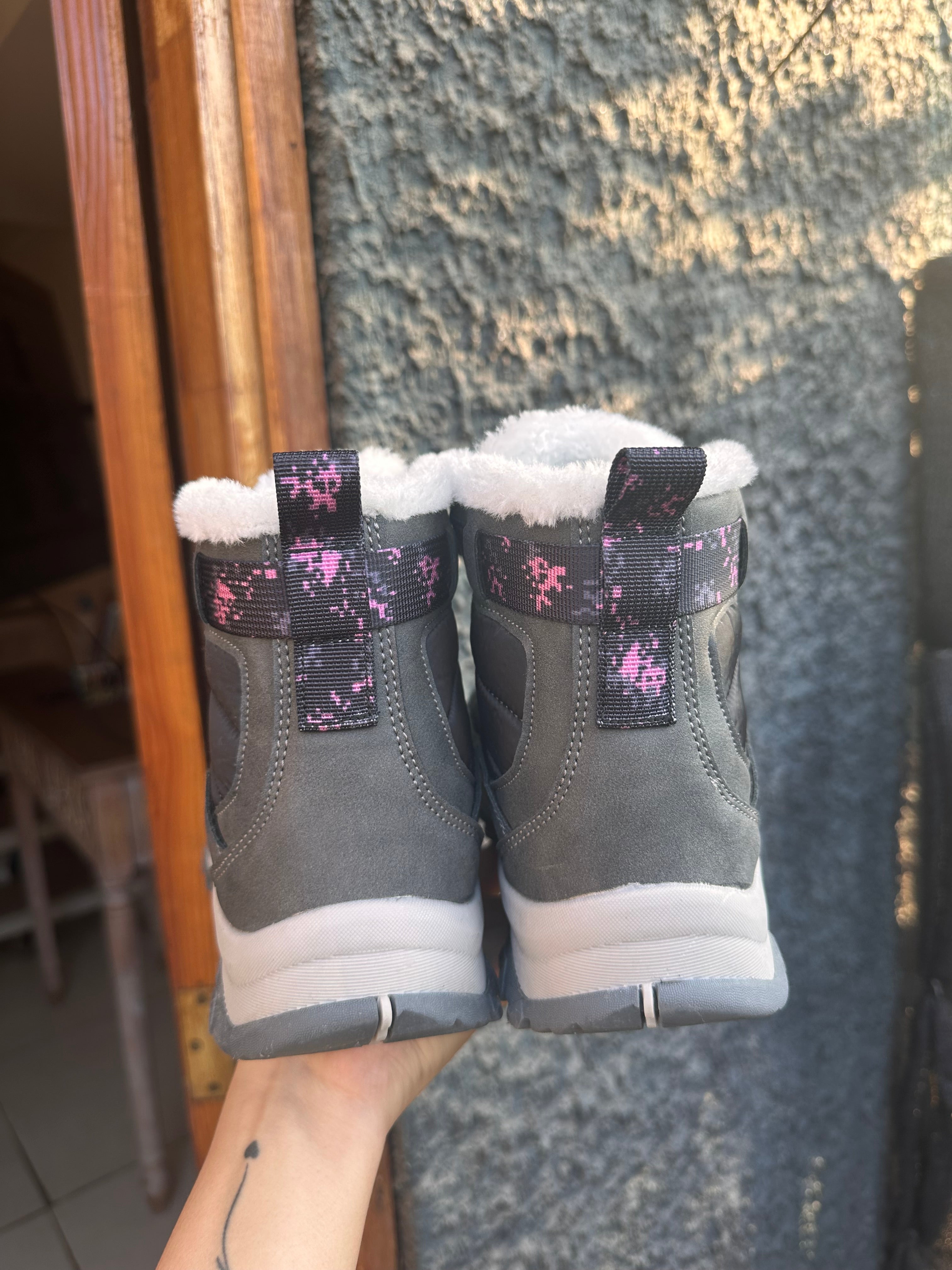 IMPERMEABLES CON CHIPORRO GRIS🌧️