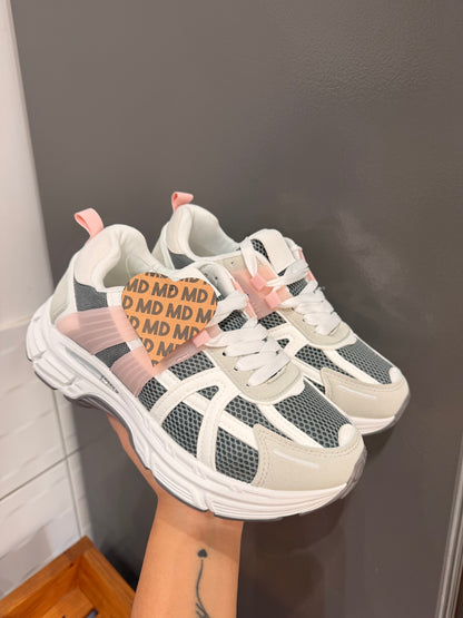 ZAPATILLAS GRIS CON ROSA