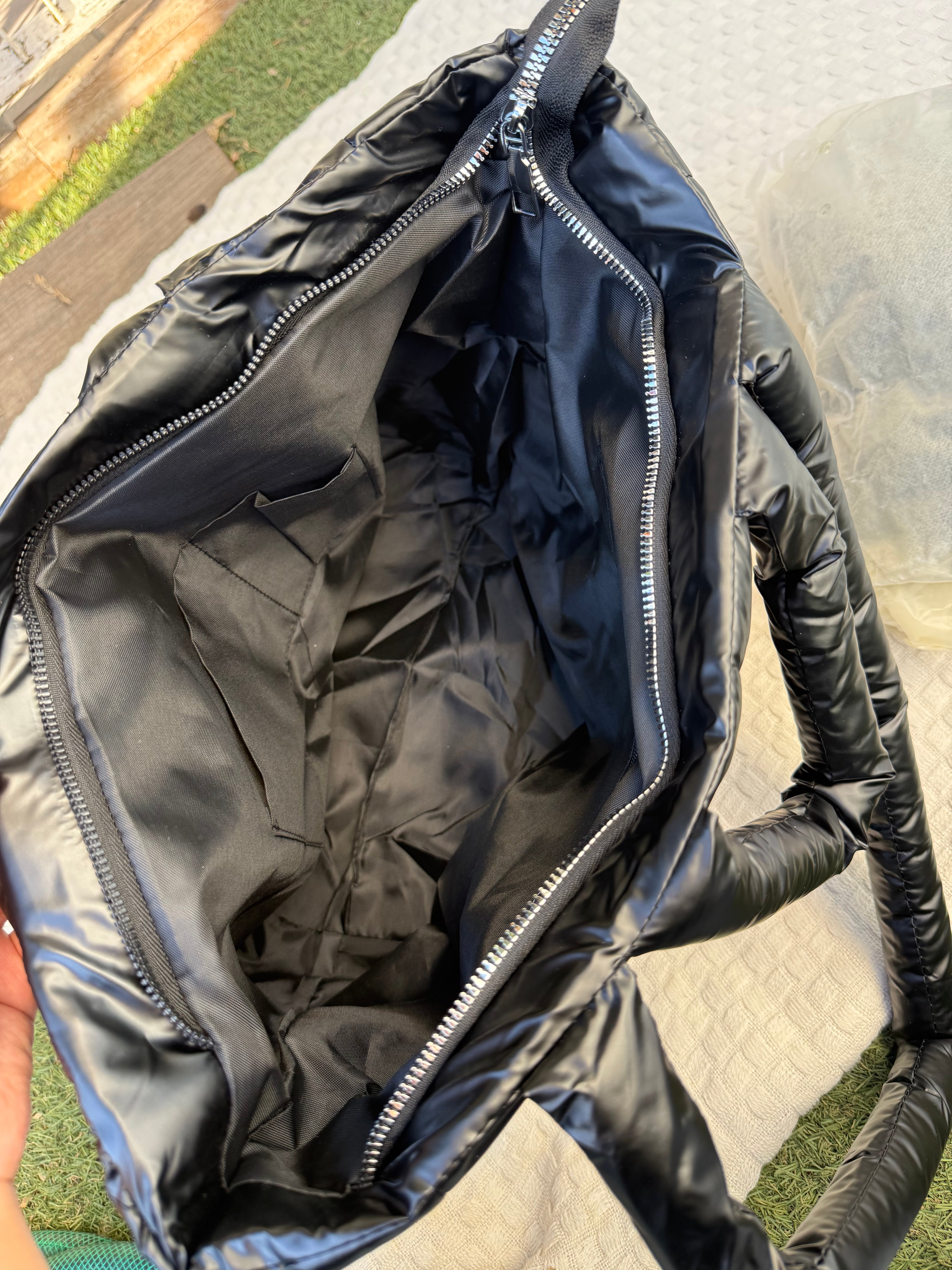 BOLSO IMPERMEABLE 🌧️ TAMAÑO MEDIANO 👜 BLACK
