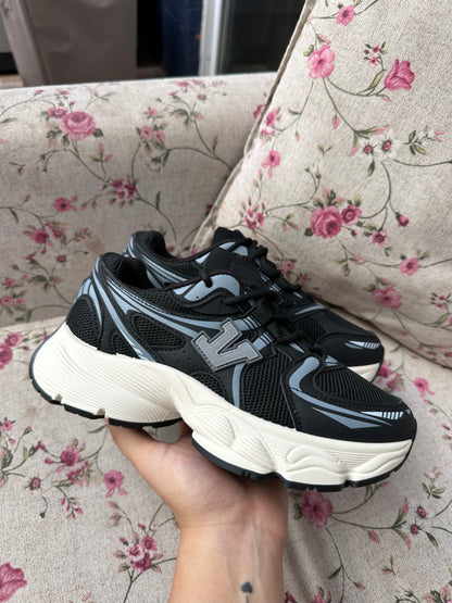 ZAPATILLAS VALENTINO BLACK✨