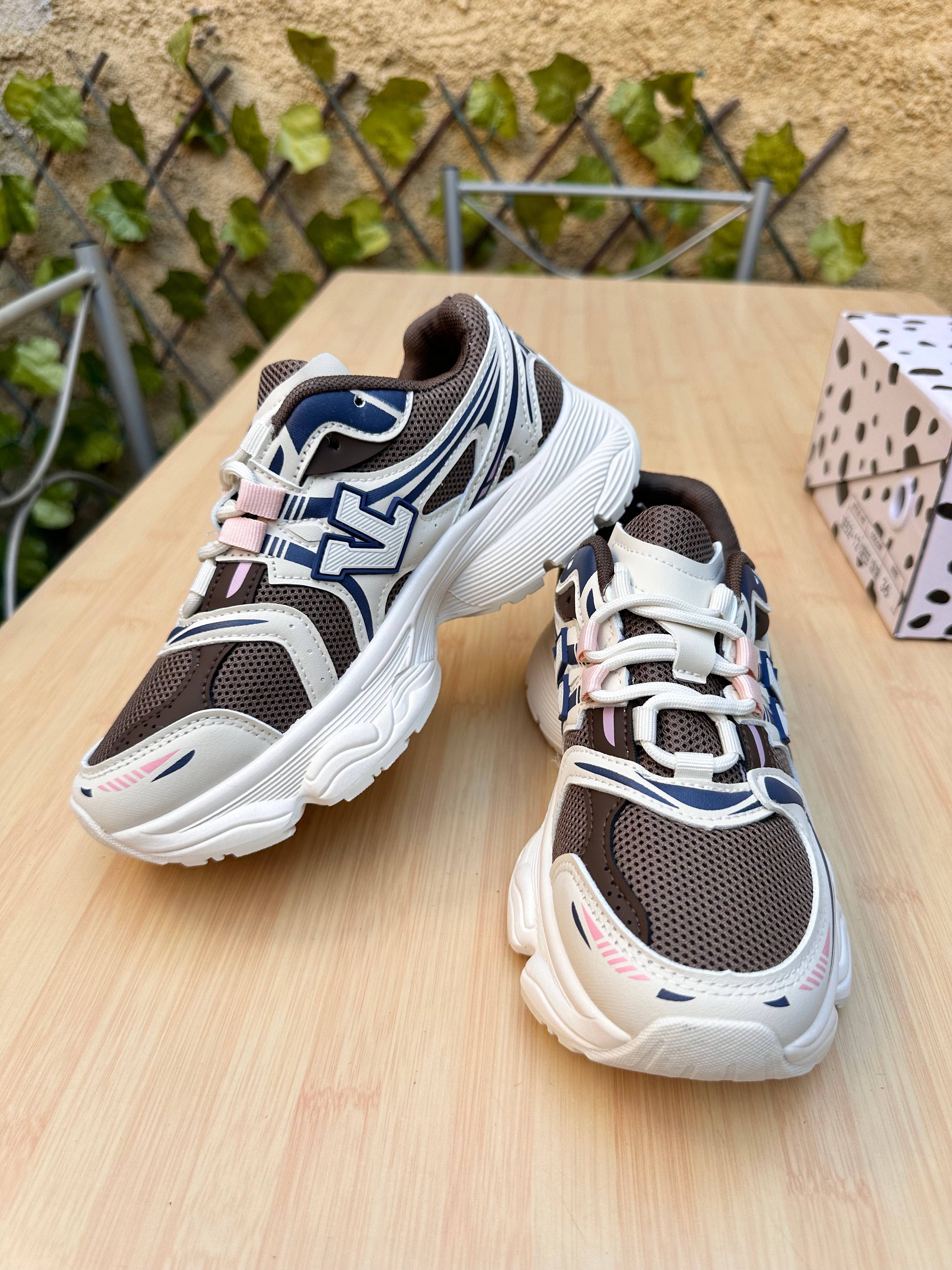 ZAPATILLAS VALENTINO COFFEE✨