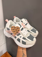 ZAPATILLAS GRIS CON ROSA