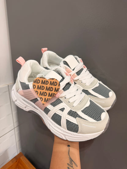 ZAPATILLAS GRIS CON ROSA