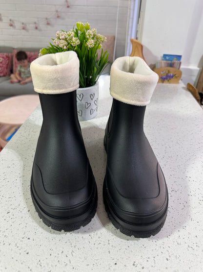 BOTAS DE AGUA💦 CON CHIPORRO DESMONTABLE (Black)