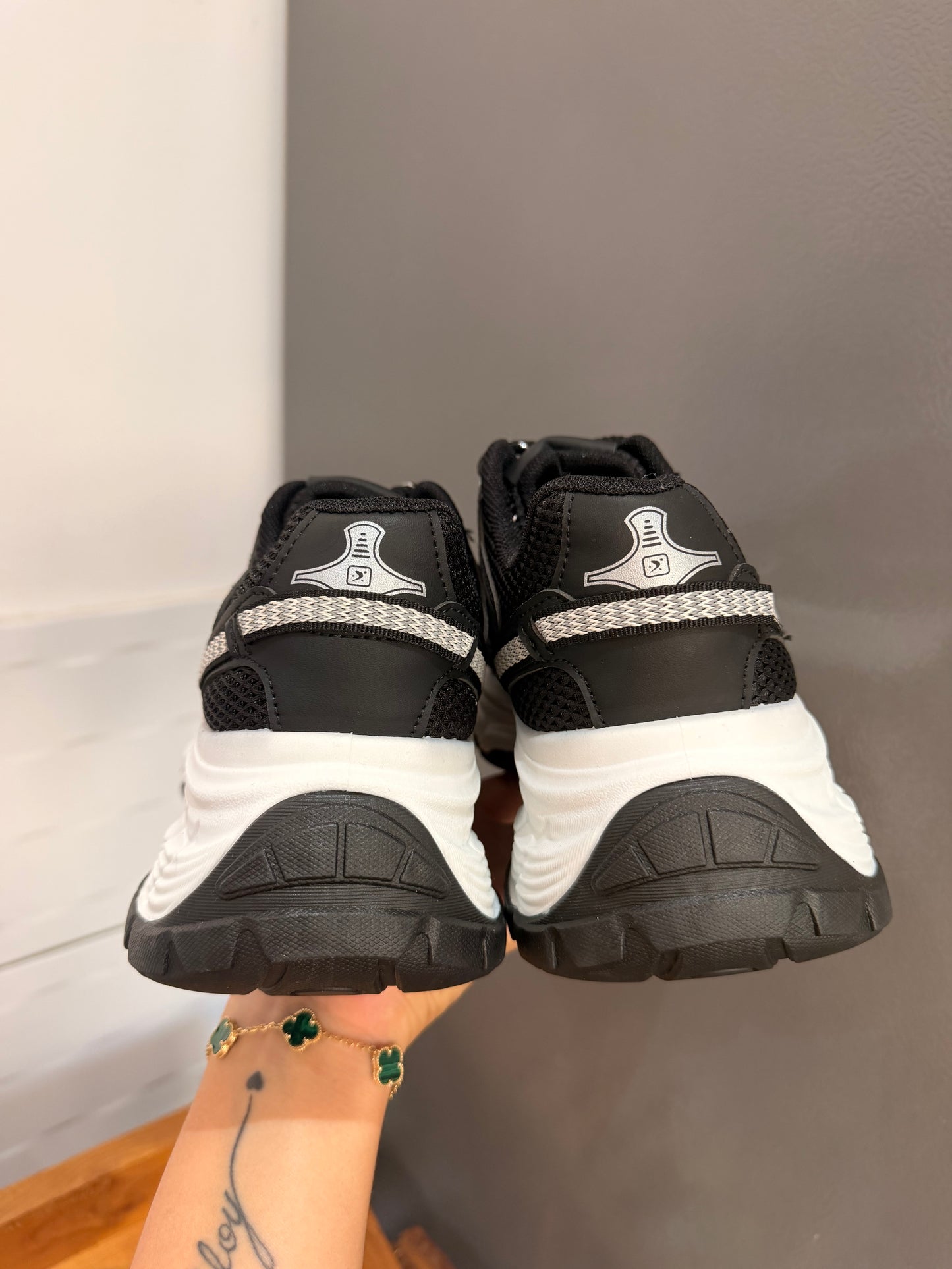 ZAPATILLAS ANTI SUDOR 💦 CON PLATAFORMA NEGRO