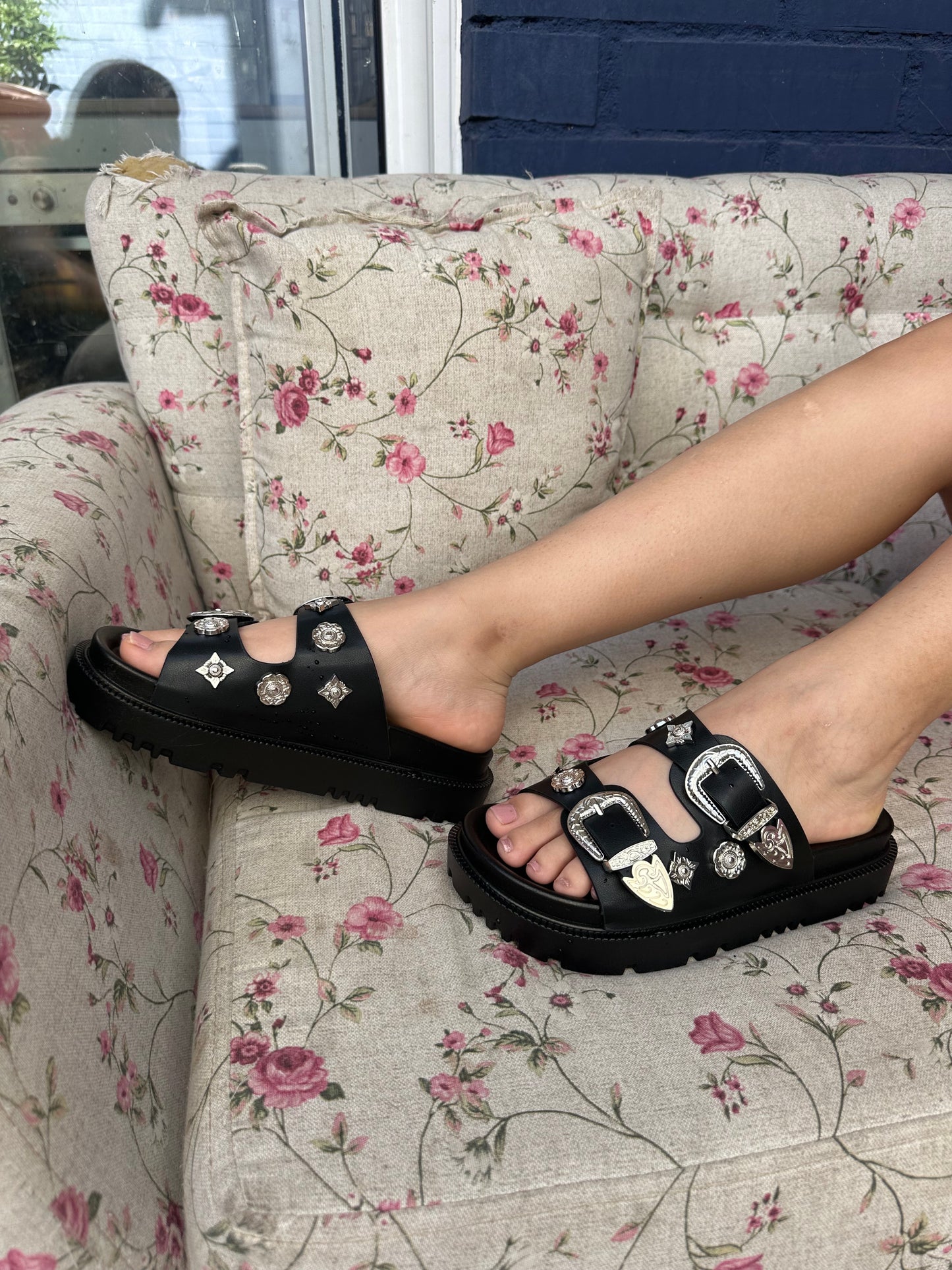 SANDALIAS HEBILLA BLACK🖤