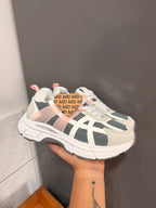 ZAPATILLAS GRIS CON ROSA