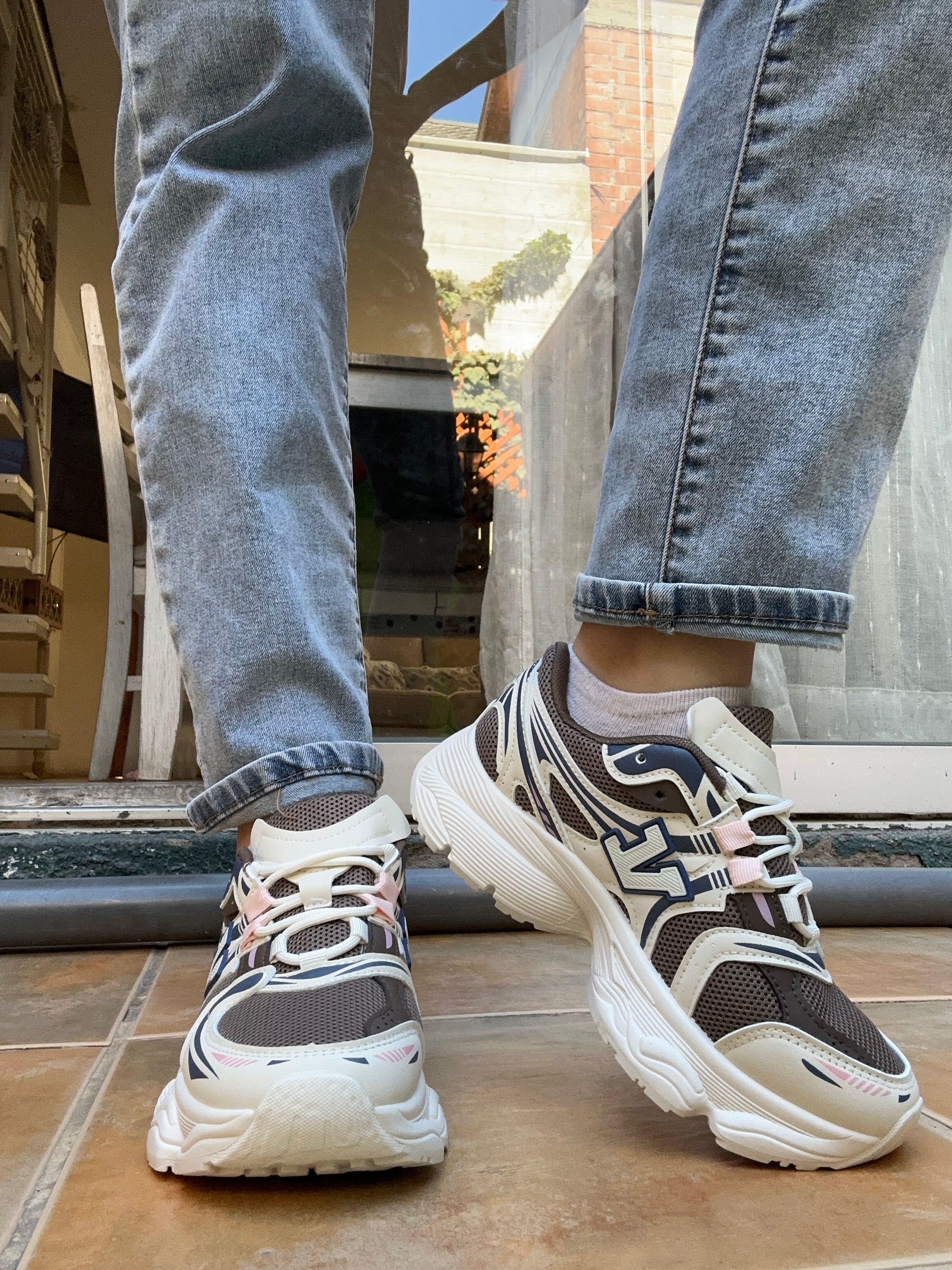 ZAPATILLAS VALENTINO COFFEE✨