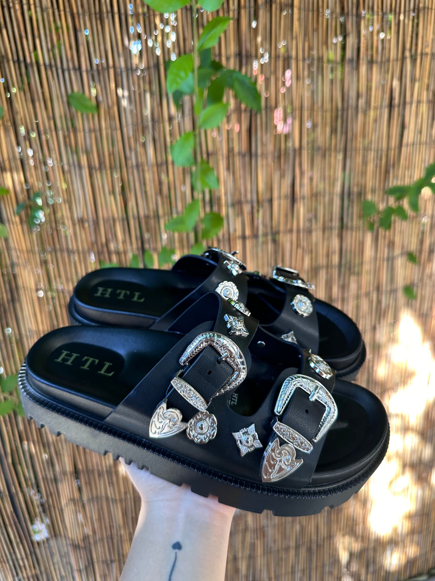 SANDALIAS HEBILLA BLACK🖤