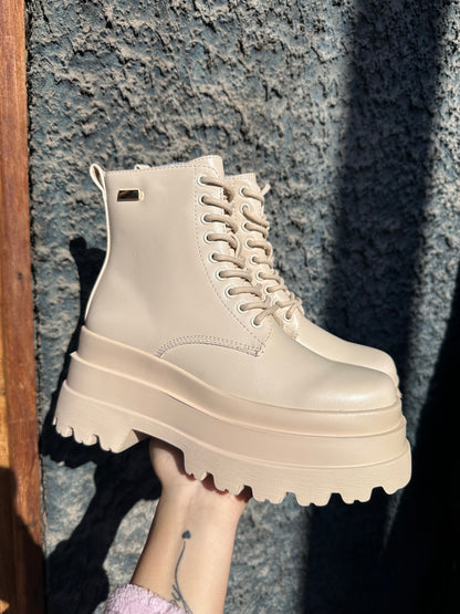 BOTINES PLATAFORMA BEIGE⚡️