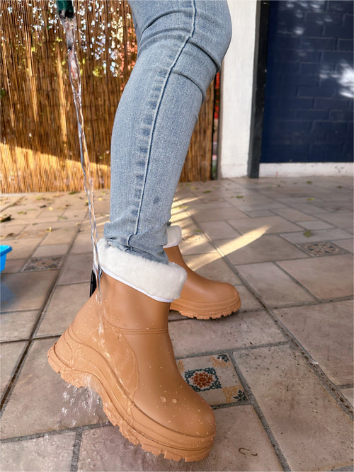BOTAS DE AGUA CON CHIPORRO DESMONTABLE☔️💧(Café) CORTAS