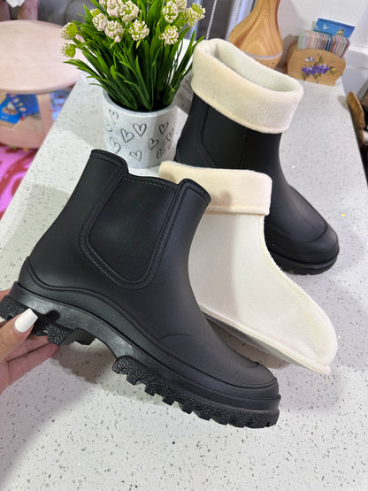 BOTAS DE AGUA💦 CON CHIPORRO DESMONTABLE (Black)
