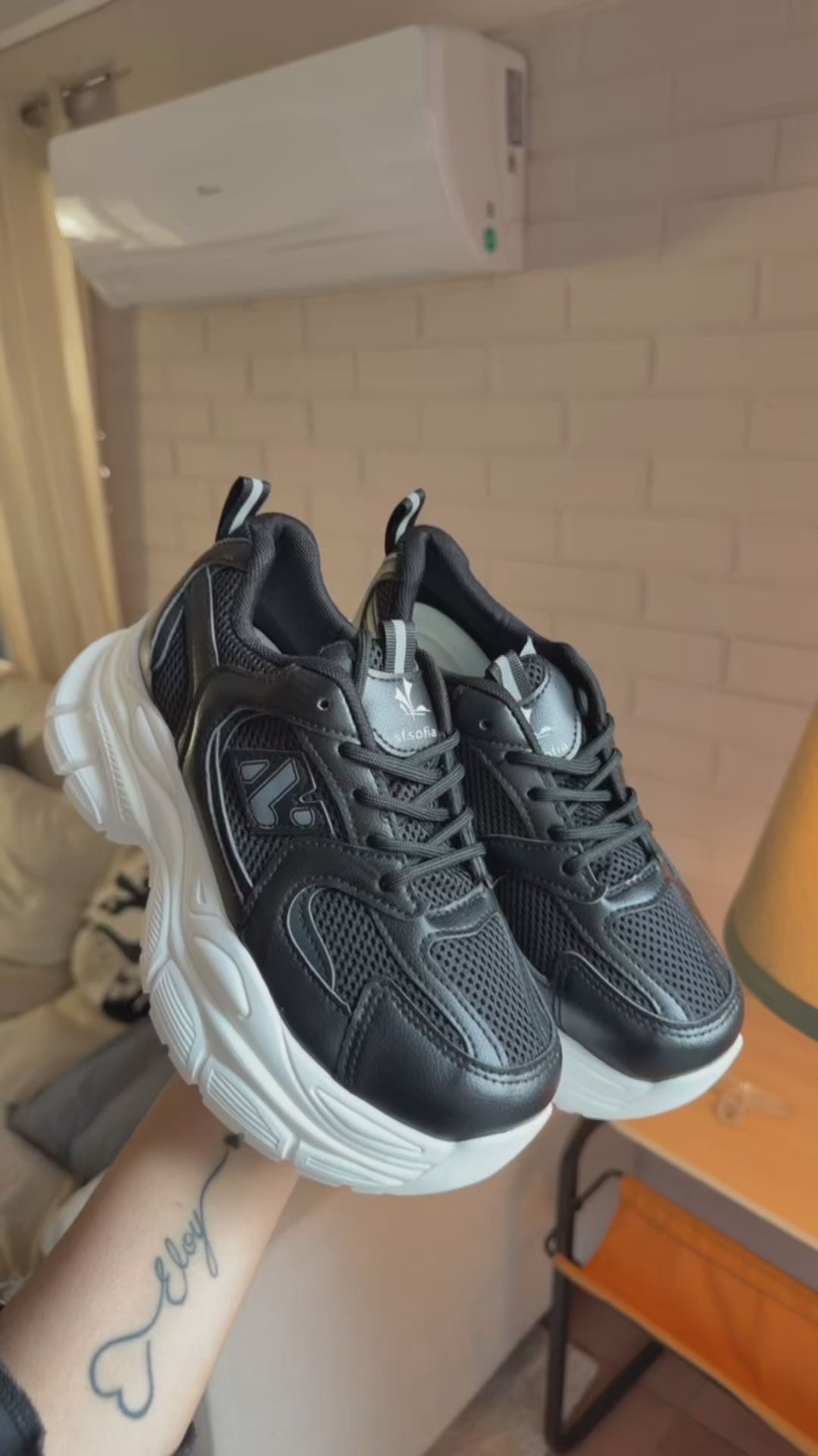Zapatillas Plataforma Clara👟 (Negro/Blanco)