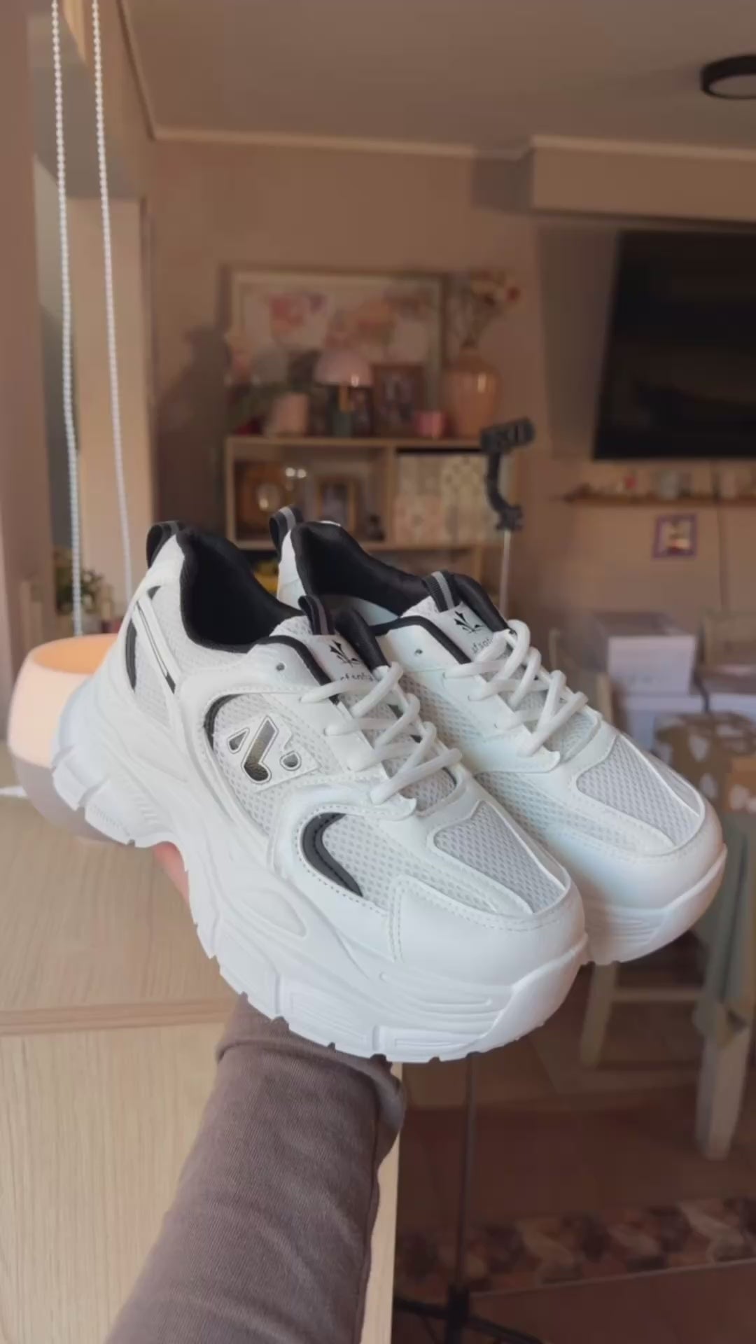 Zapatillas Plataforma Clara👟 (Blanco/Negro)🤍🖤